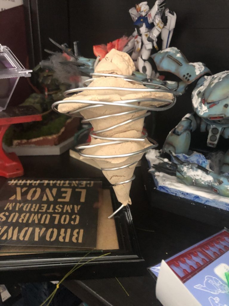 粘土と針金です