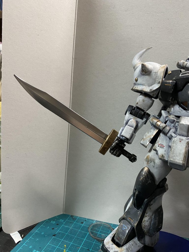 ヒートサーベルは武士の家系のシン・マツナガっぽく日本刀のイメージで仕上げました