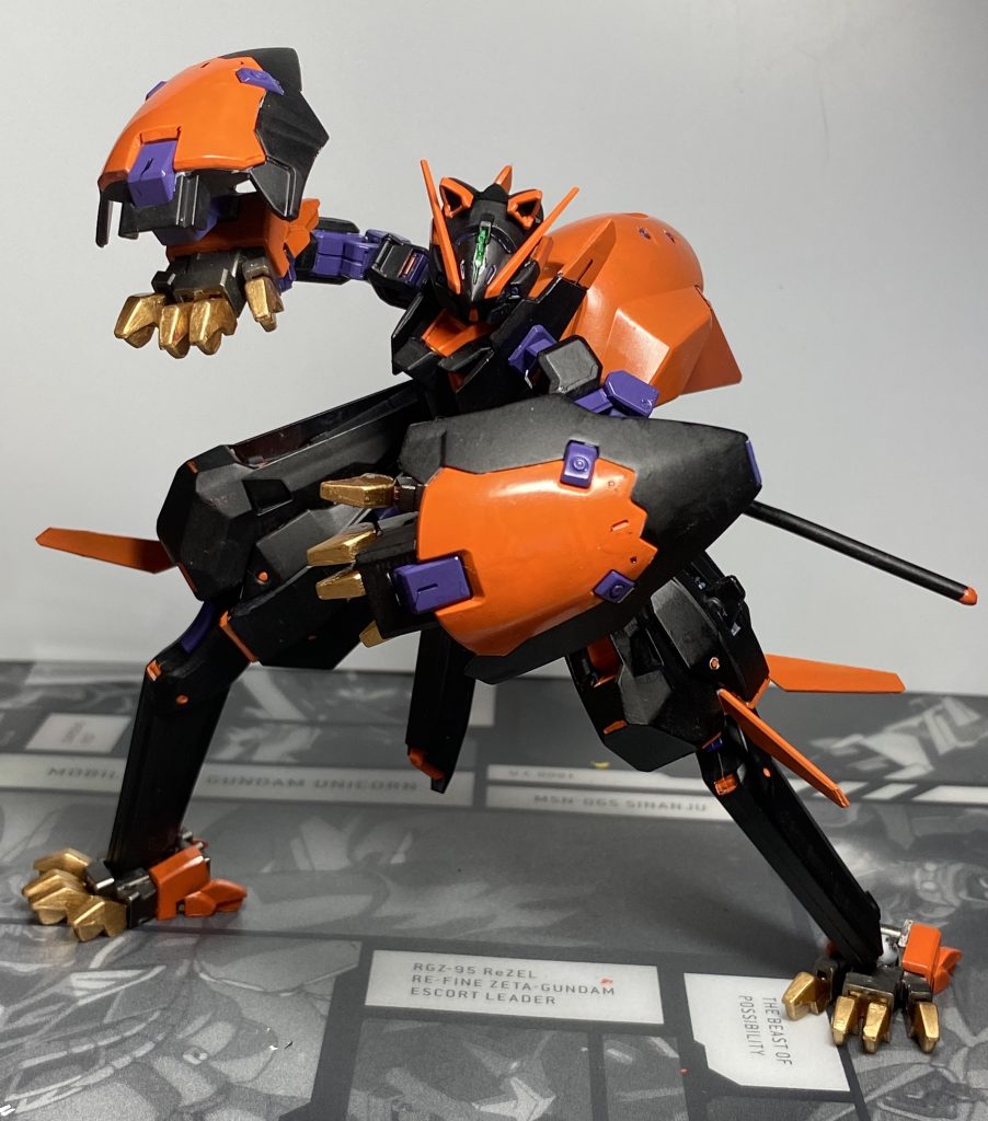 メインウェポンは四肢の爪です。それに加えて腕部のシールドといったかなりの軽量機体です。