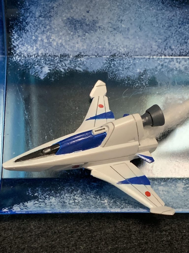 こっちもブルーインパルスカラーです