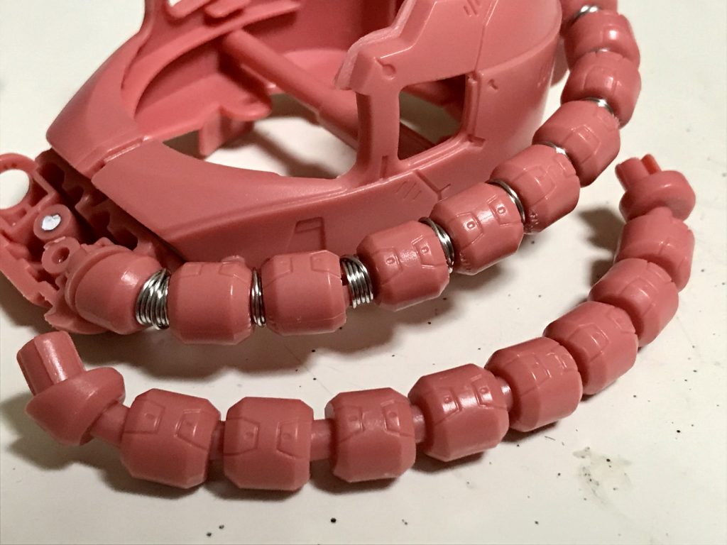 針金は太さ0.55mmのステンレスです。100円ショップで調達しました。もう少し細いほうが巻きやすかったかもと思います。