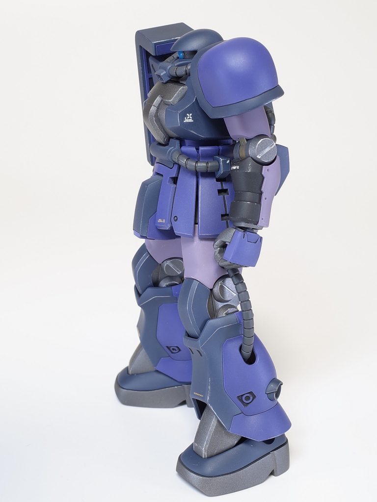 側面1肩は好みでトゲを取っ払い丸く