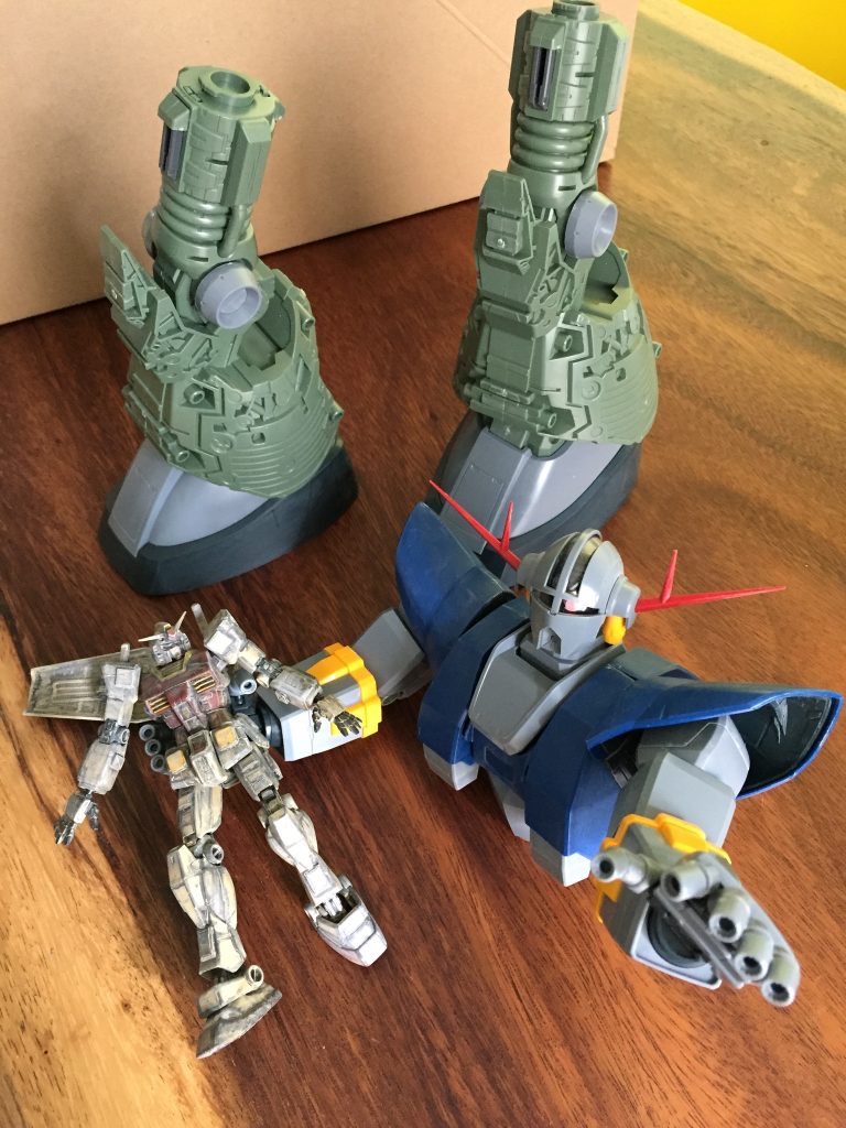 とにかく大きな機体です。HGがオモチャ扱いサイズです。