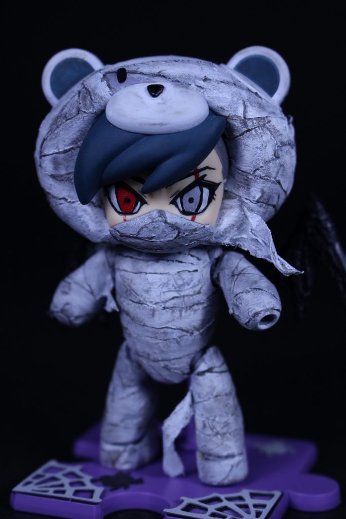 髪パーツはアヤメさんの前髪のみを残してカット。髪色は映画色を手本に調色しました！