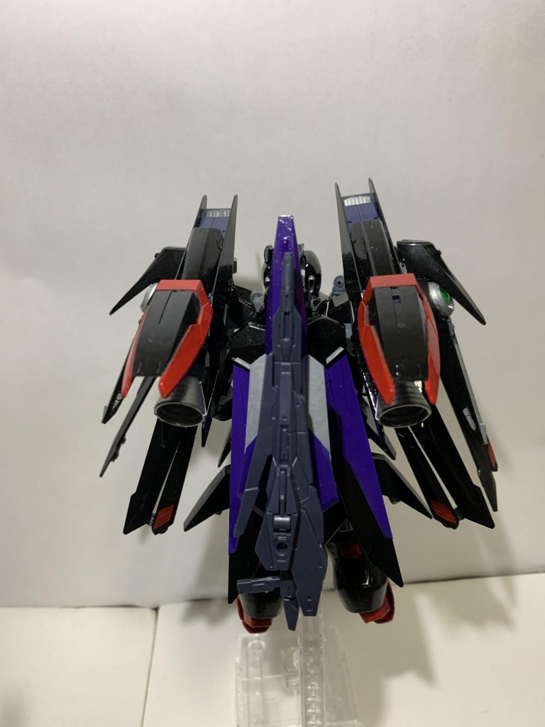 メインブースターはテルティウムアームズのブースター。これのおかげで高い機動力を誇る