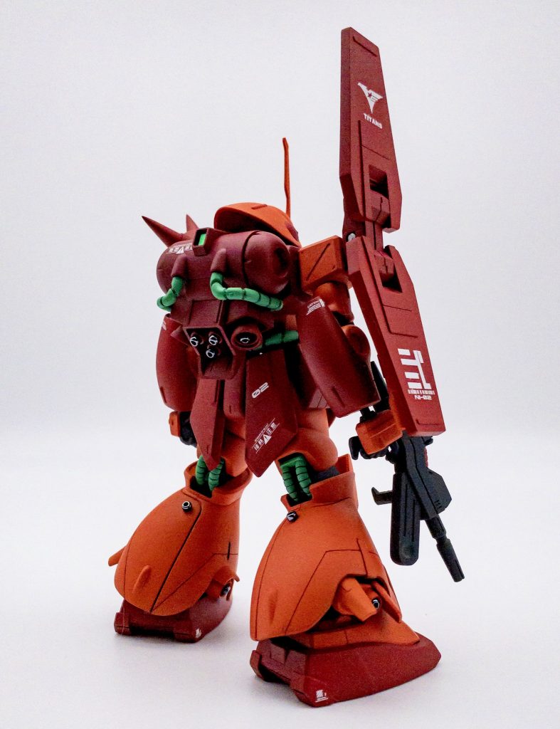 バックショット。パイプの緑が差し色になって綺麗です。