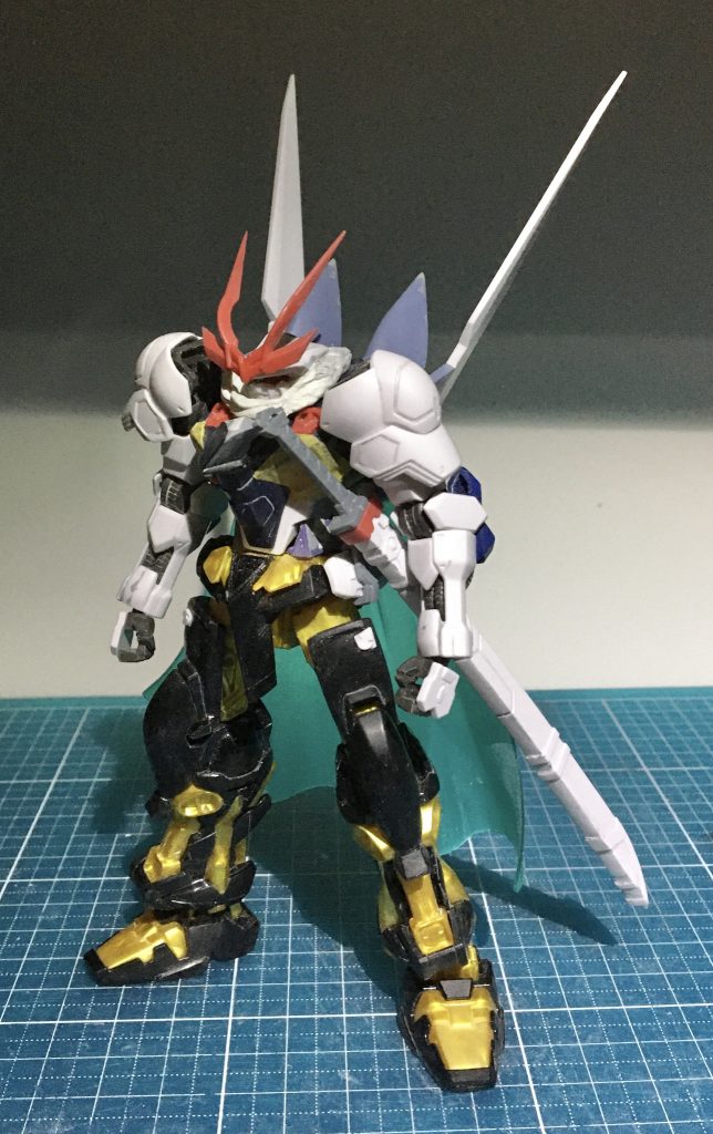 下腹部パーツの小型化、そして股下の幅詰めを行い、スマートな印象になるよう加工しました。