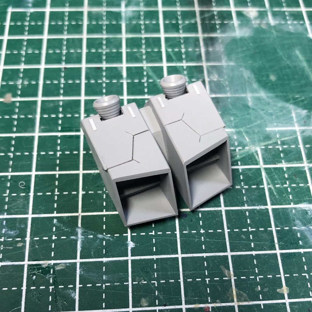 最後にバックパックをプラ板から制作しました。1回作り直したので完成品が背負っているバックパックは2代目のものになります。