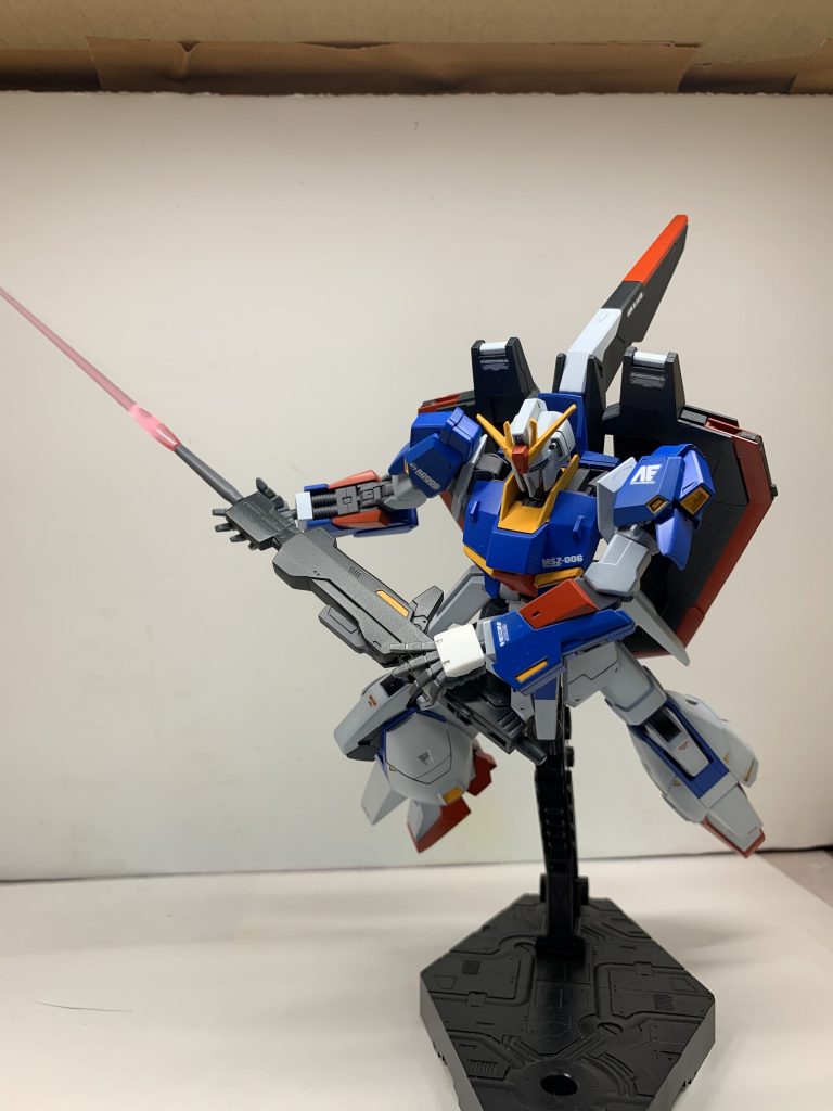 このポーズが好きなんですよねーもっとこう切りかかるようにしたいですが。