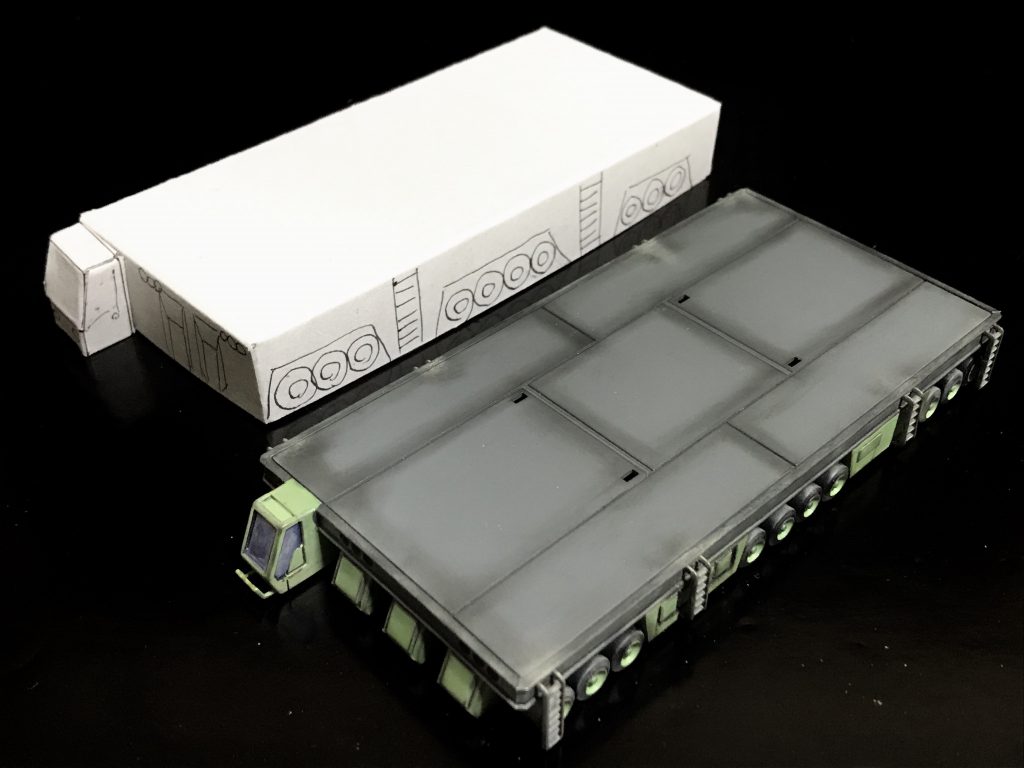 以前作った自作ペーパークラフトと。