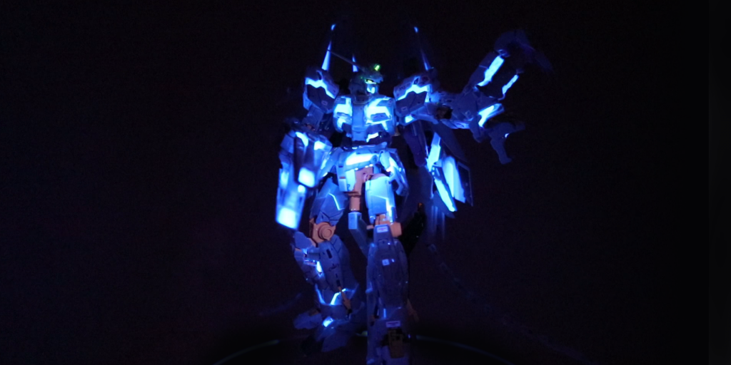 暗くして点灯させるとダイバーシティみたいですね('Д')