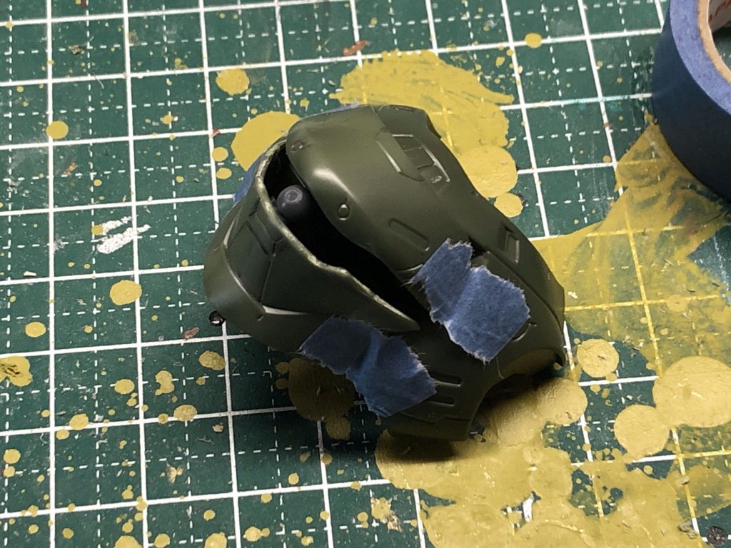 マンロディの体見た時これは行けると思って切れ込み入れて中にポリキャップを組み合わして作ったモノアイ付けたらもうこの時点で無限だった