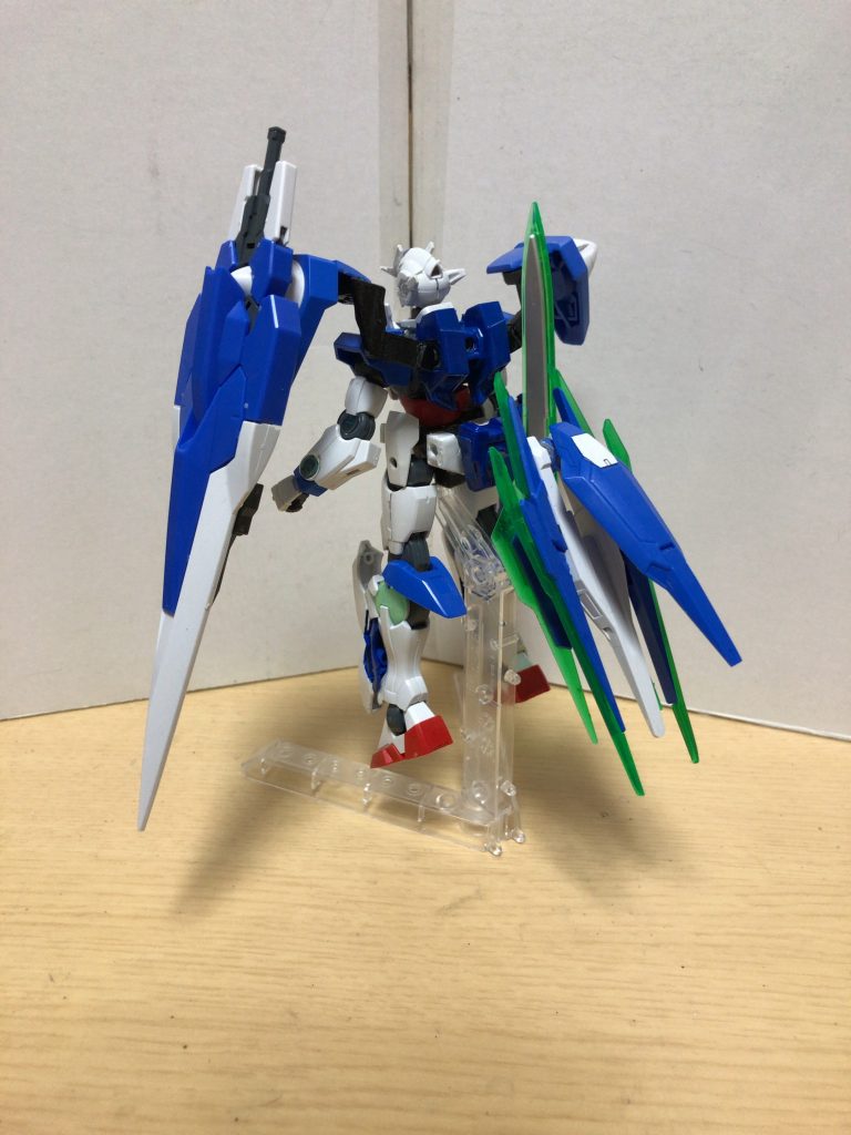 腰部のバインダーとビットを展開オリジナルシステム「トランザム・ブースト・ドライブ」発動  エクシアリペアIIのオーバーブーストモードを凌駕する加速でGNソードIIIカスタムの比じゃないほど粒子消費量である。もちろんトランザムも使用可能である。