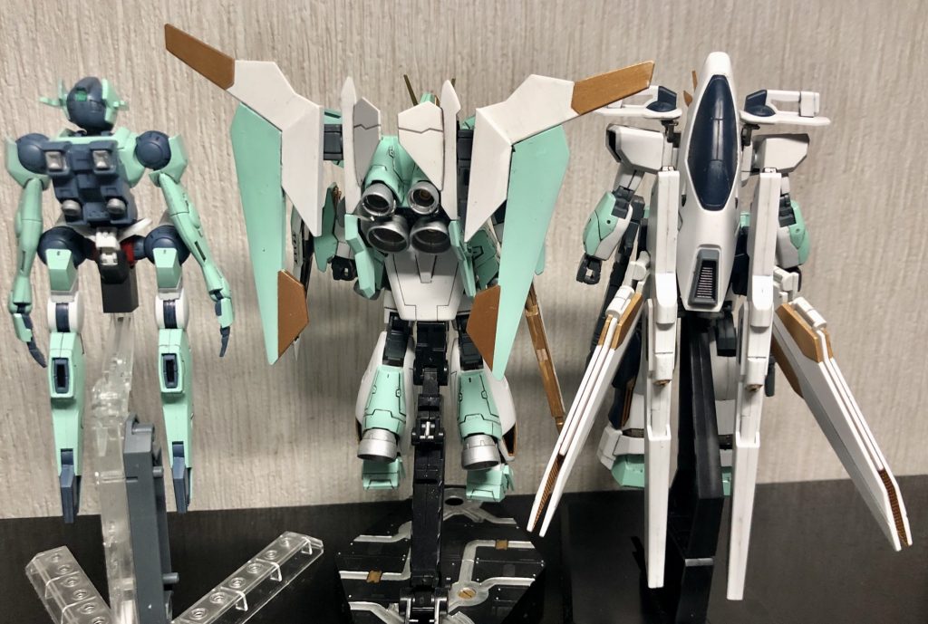 ぱっと見では塗装の色以外で大きな変更点はありません。