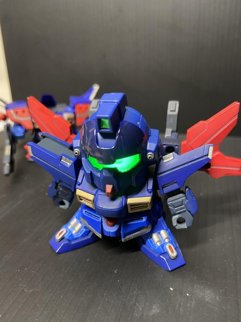 何気に筆塗装にも初チャレンジ。DXは下半身ベースは缶スプレー他はアクリジョン&エナメルポイント塗装です。艶消しトップコートもほぼ初でした。質感変わるのにびびってましたが、めちゃくちゃいいですね。