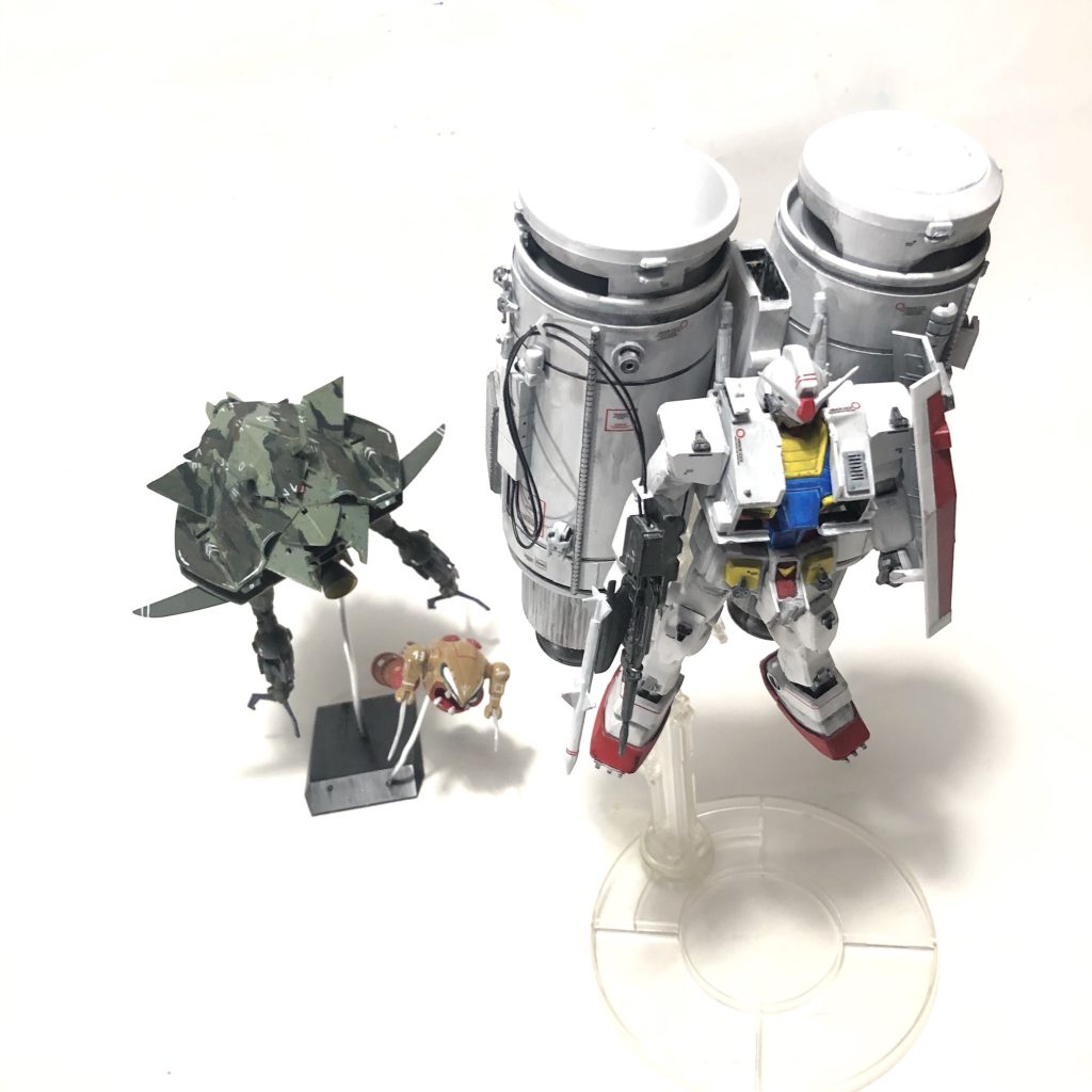 「恐怖！機動ビグ・ザム」ドズル「わははは！なめるなよ。このビグザムは長距離ビームなどどうということはない。私の道連れに一人でも多く地獄に引きずり込んでやるわ！」連邦兵「巨大モビルスーツ、強力な磁界を発生させています」ティアンム「ミサイルだ！ミサイルで迎撃だ！」アムロ「あ、圧倒的だ・・・」ドズル「はははははっ、見たか。ビグザムが量産の暁は連邦なぞあっという間に叩いてみせるわ」連邦兵「うわあーっ！」