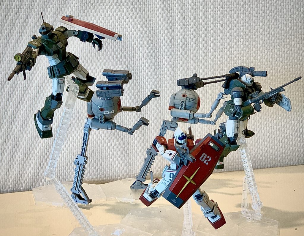 最後に我が家の連邦MS大集合です。前回制作したのがオリジンザクで1/144にしては部品数多めで疲れたので、今回は息抜きのつもりで制作しましたが、思いの外よく出来ていて作っていて楽しかったです。K型や改修型も作ってみたいのですが、中々手に入りづらいのが残念です。最後までお読みいただきありがとうございました。