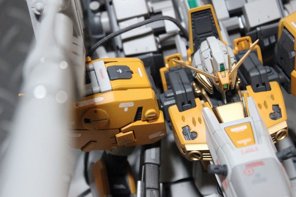 パイピングとかもちょこちょこやりましたが、なるべく固定しないよう、すぐ外せるようにしてます。とにかく思いつくまま遊んでみました。