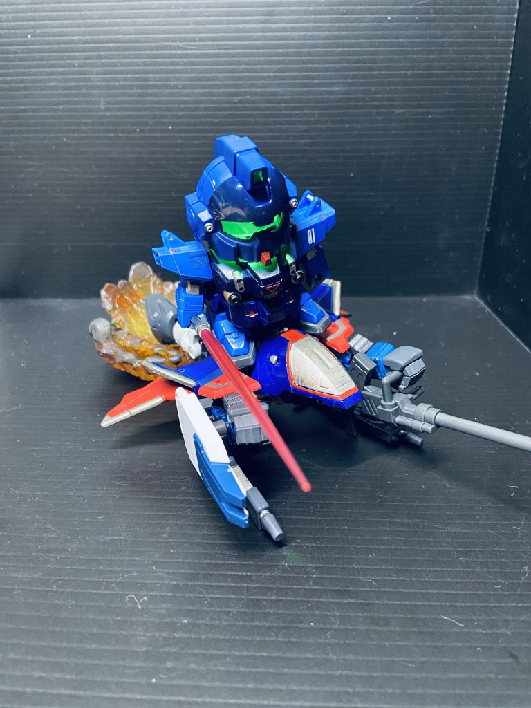 コアブルーは、ブルーディスティニーをベースにミズノ屋によって開発されたブループラネッツシステムの素体となる、ほぼ