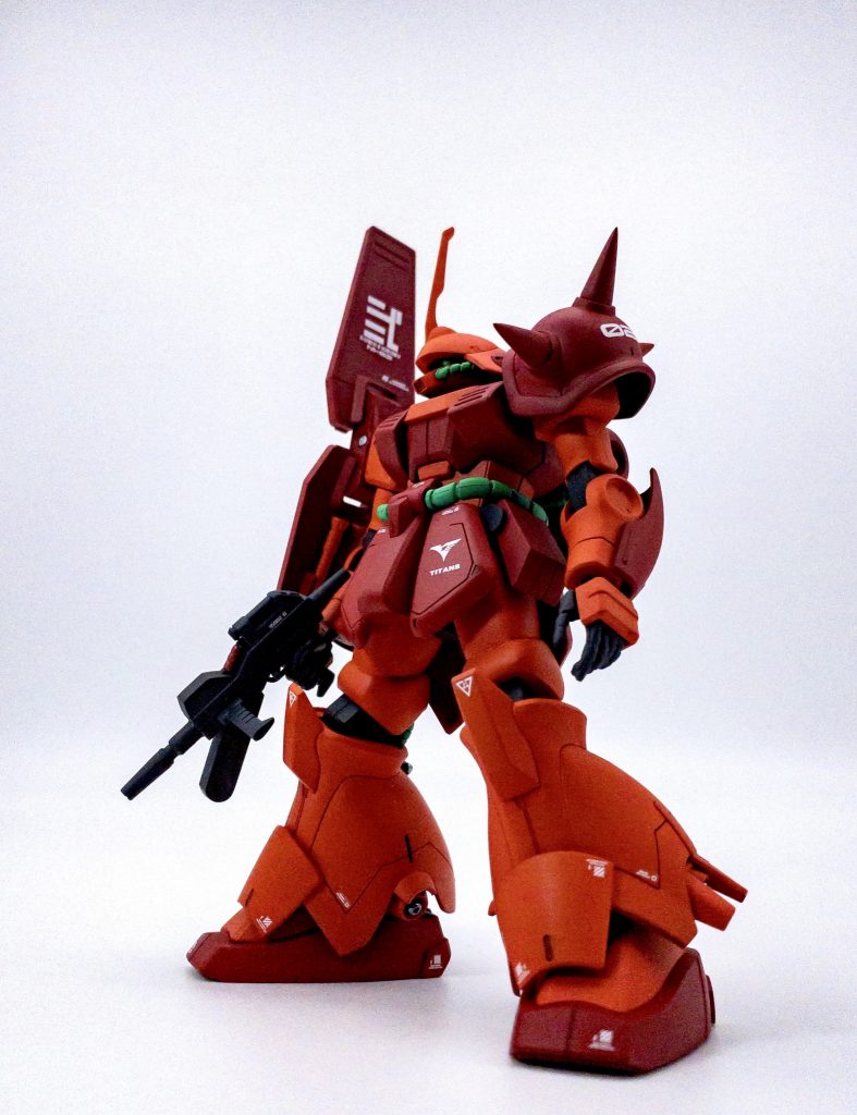 番号が若めのHGなので可動はいまひとつですが、プロポーションは文句なしのキットでした。最後まで見てくださり、ありがとうございました。