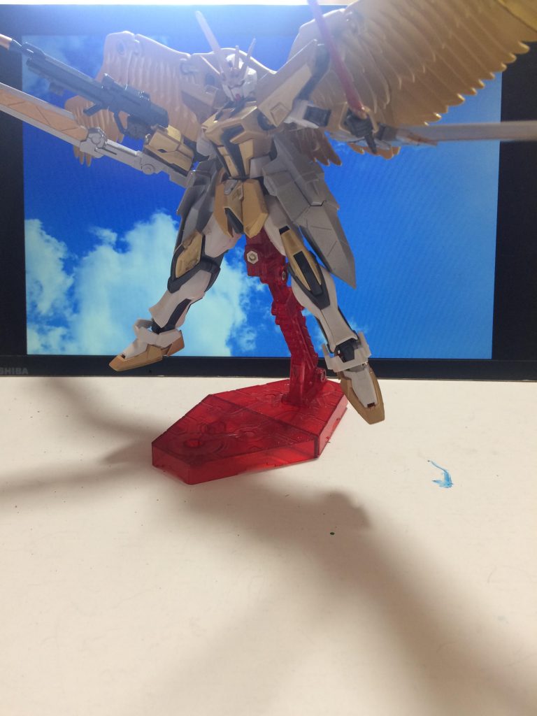 ジャスティスのび犬の注目ポイント！その2ストライクグローリーと支援機のケラヴノスブースターが合体した姿！ストライクグローリーケラヴノスカスタムです👍機動力、攻撃力、見た目の派手さ、全てが向上した本機最大の目玉ギミックです