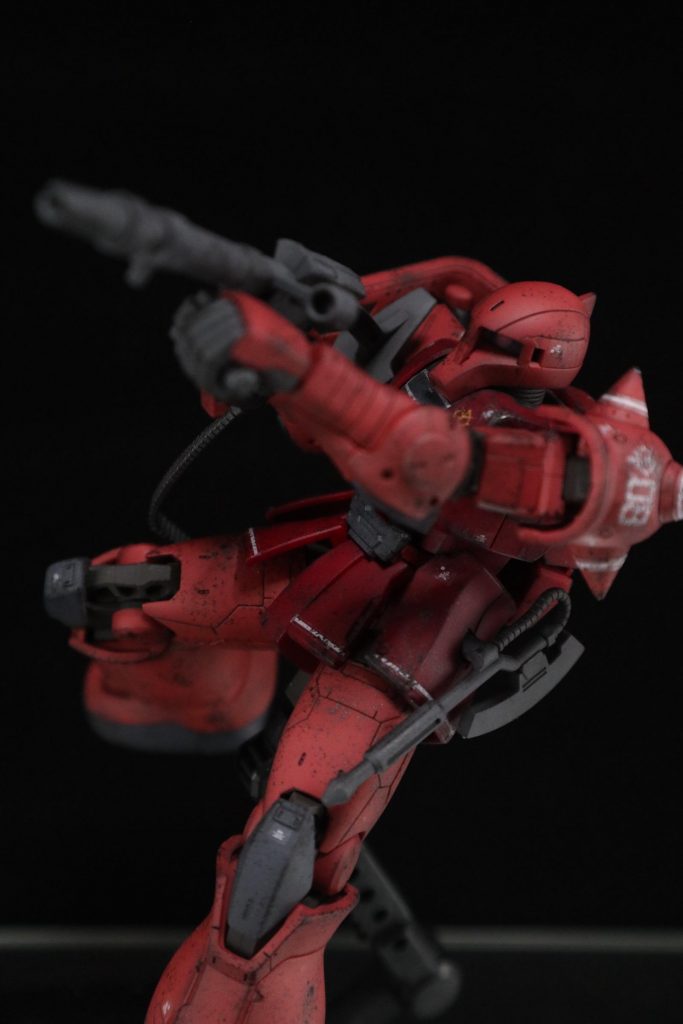 特にこだわってないのでモノアイはシールで。シール使うの難しいですね。以下制作。