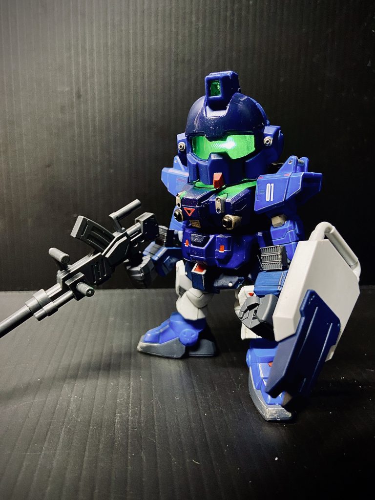 合体!ブループラネッツ・ディスティニー!ブループラネッツシステムとは、ミキシング用として頭部のみをもがれた悲しいSD素体(首から下)を救うため開発された、汎用換装システムである。青い地球を守るリサイクル要素と、某ヒロトさんの作った換装システムに対するリスペクトから命名された。 SDCSフレームを改造し作成された、下半身・腕部・スクラッチ腹部を追加で接続することにより、Gジェネ系SDキットであればほぼ無改造で高身長化・可動域拡大できる特性を持つ。