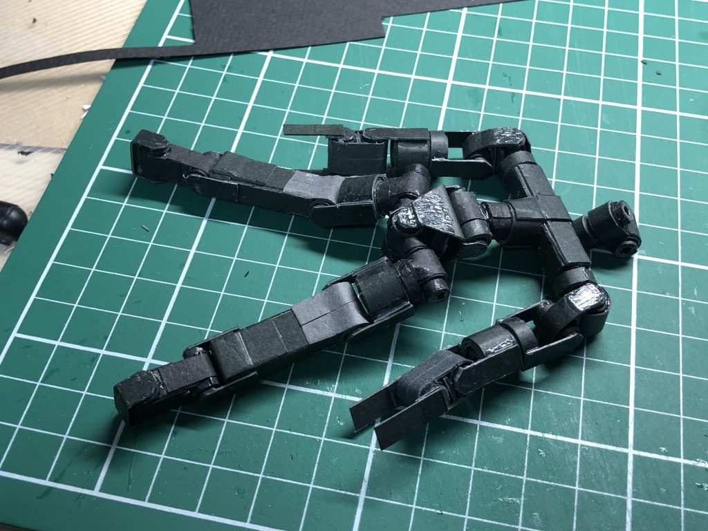 内部フレームももちろん紙。丸めた紙を繋げた構造。