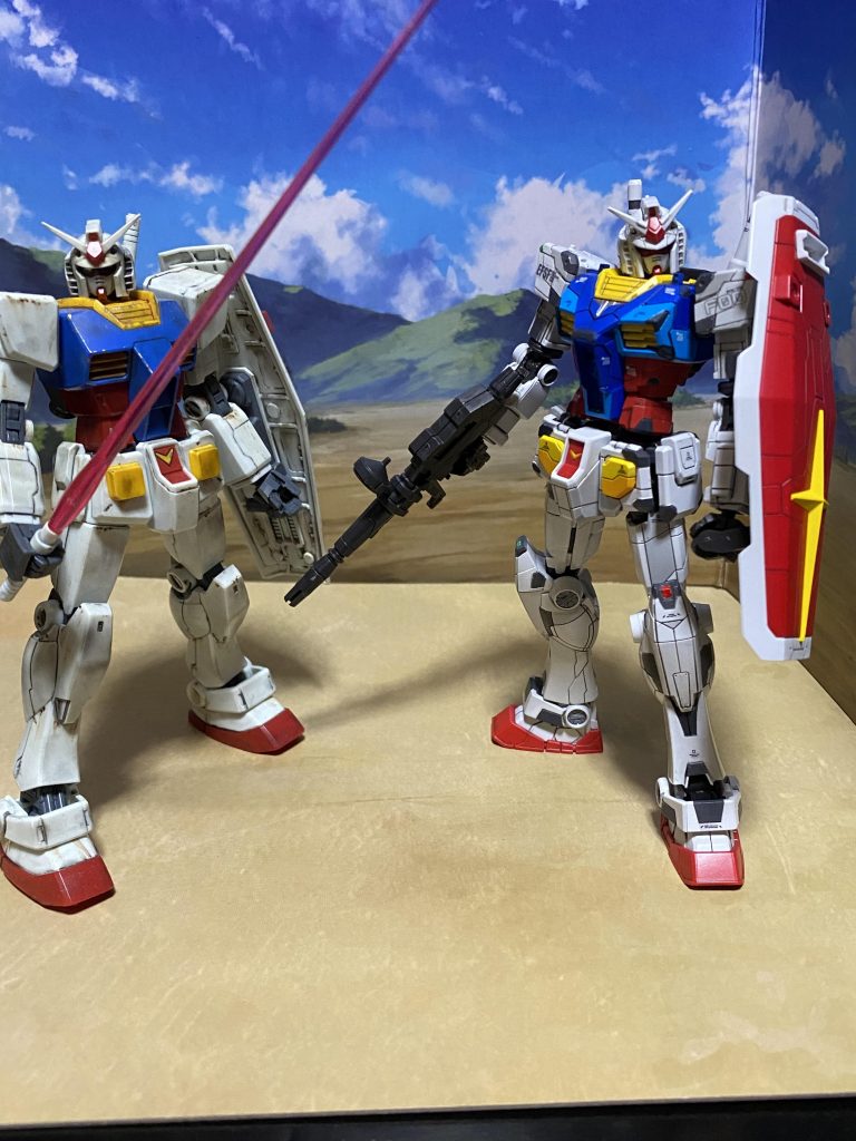 HG191ガンダムとの比較。かなりスマートです。