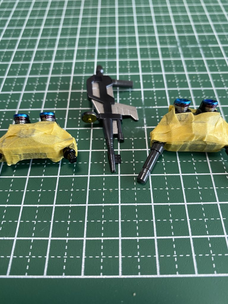 ここのパーツ達も真っ黒な一つのパーツなのでマスキングが大変⁉️