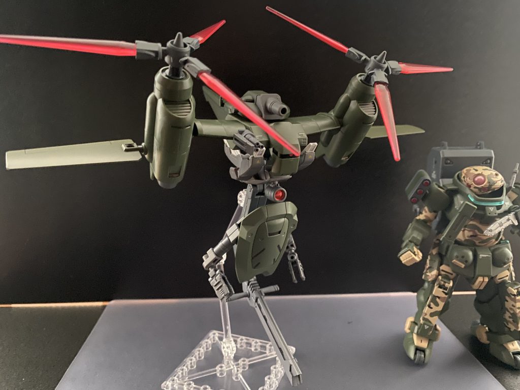 ジガバチユニットドラゴンフライ、スコーピオ、2機のユニットを合体させた状態。ビームローターを採用したことにより、攻撃力と防御性能を高い次元で兼ね備えている。高機動、火力の高いレールガン、迫撃砲による面制圧、そしてビームシールド、もはや小型のMAである。