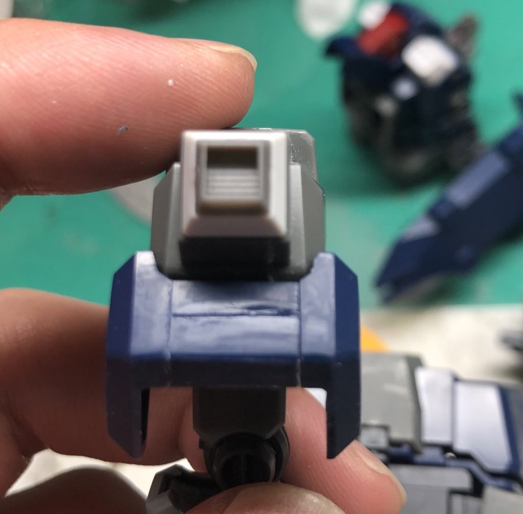 筋彫りを軽く追加