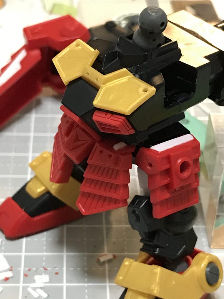 実はスジボリもちょこちょこ入れました。