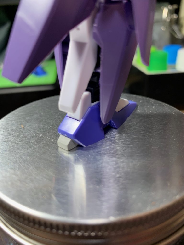 主な工作は接続部の調整、延長工作などです。他にはかかとにパテでモールドを追加しています。