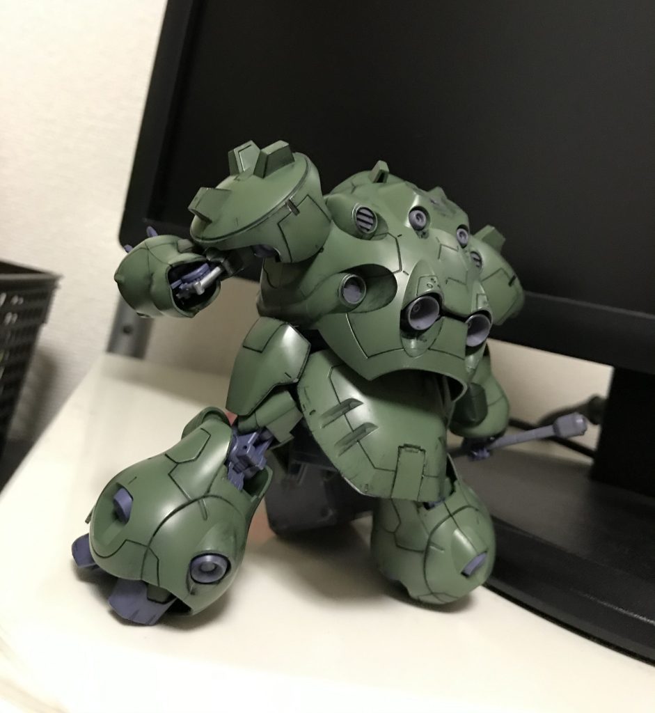 カエル🐸をガンダムと言ってしまうのがツボに入って、思わず買ったグシオン。当時はタミヤのプラ用ハサミしかガンプラ道具が無かったなぁ...道具は結構増えましたが、道具の増えた量ほど腕前は上がっていませんねw