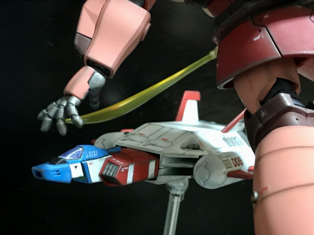 のように遊べます(^^)ちなみにこのゲルググは → https://gumpla.jp/hg/563294