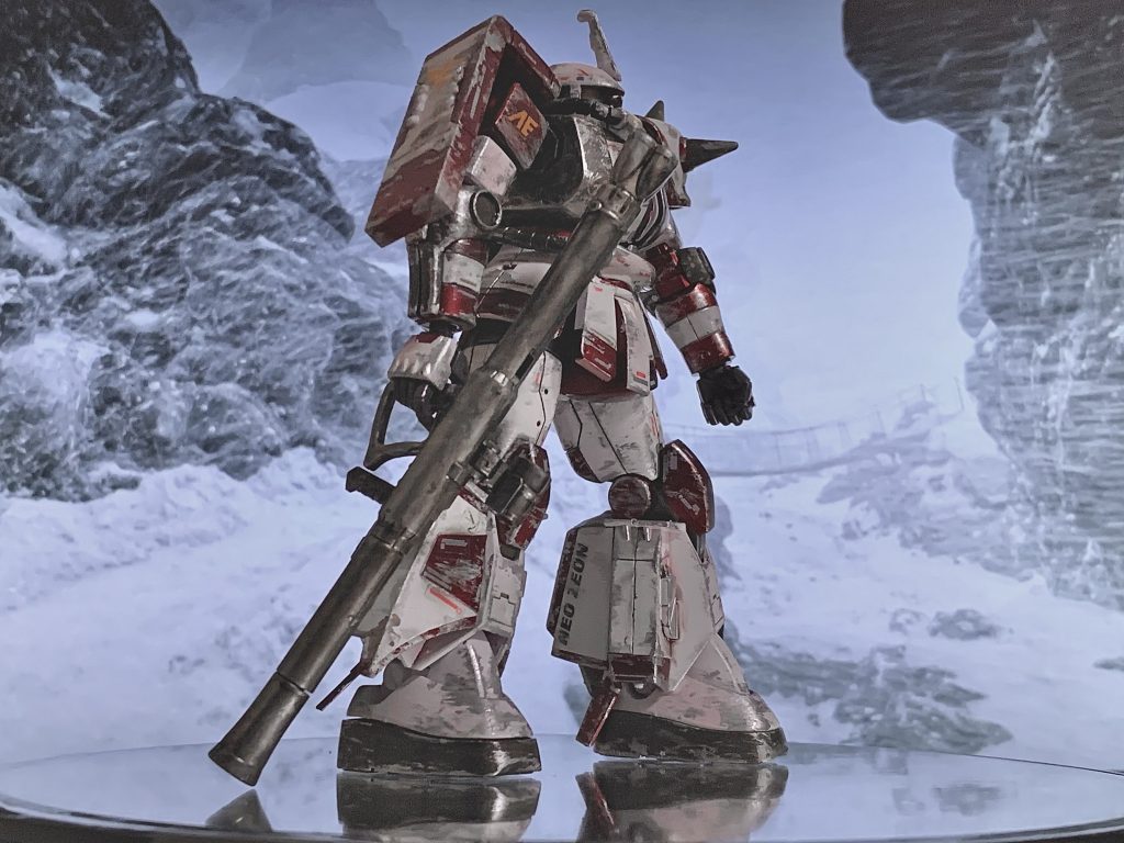 おっさんは皆んなピカピカの新車の様な塗装が好きです(偏見)。ついついスタンダードで綺麗な感じにしてしまいがち。折角ガンプラ沼にズブズブなのだから無茶苦茶してしまうことにしました。(ｲﾔﾝ