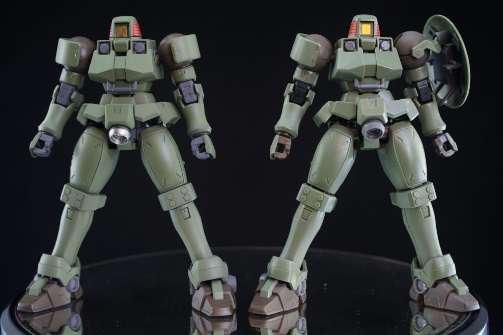 ・パチ組みとの比較関節部の色がとっ散らかっていたのでグレーに統一しました。肘は黒、膝は茶色、足首はグレー…