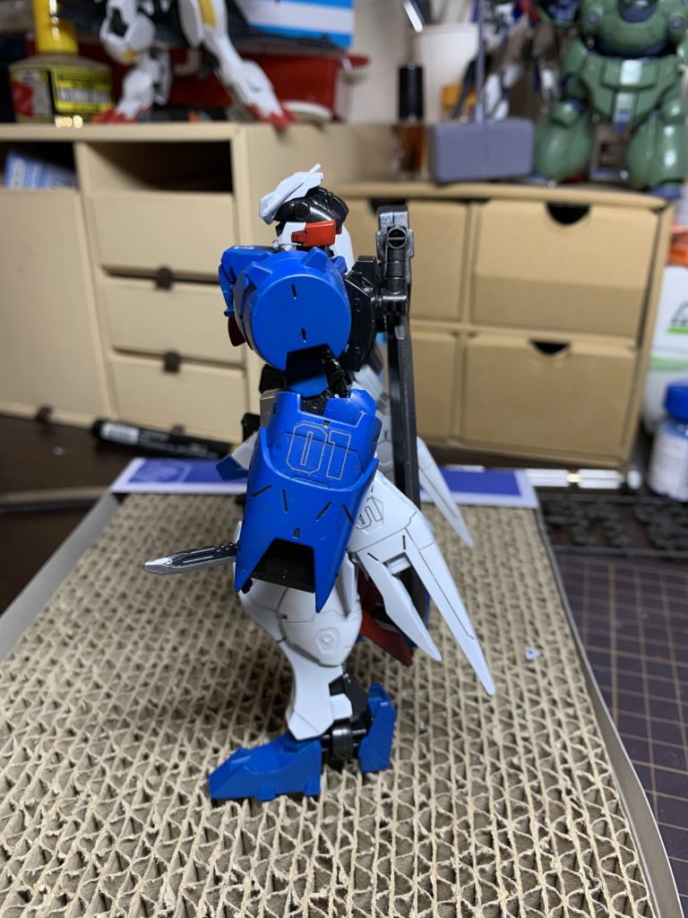 デカールはオリジンの汎用のを適当に貼ってます。