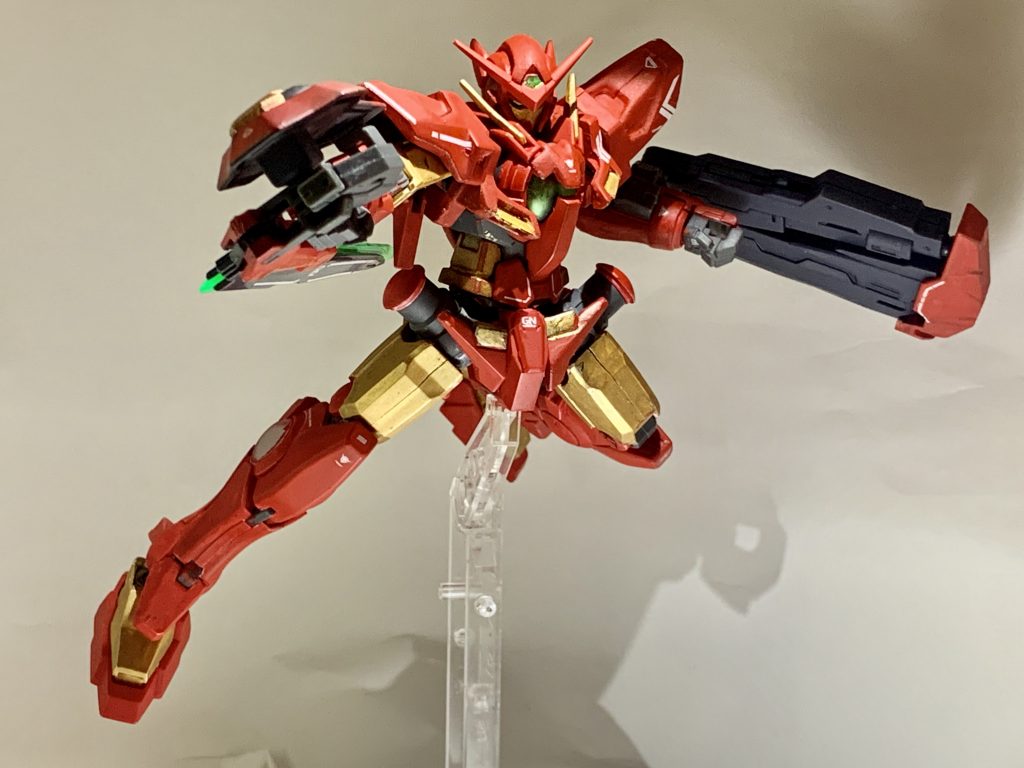 元のGNソードと同じく折り畳むことでライフルとしても扱うことが出来る。