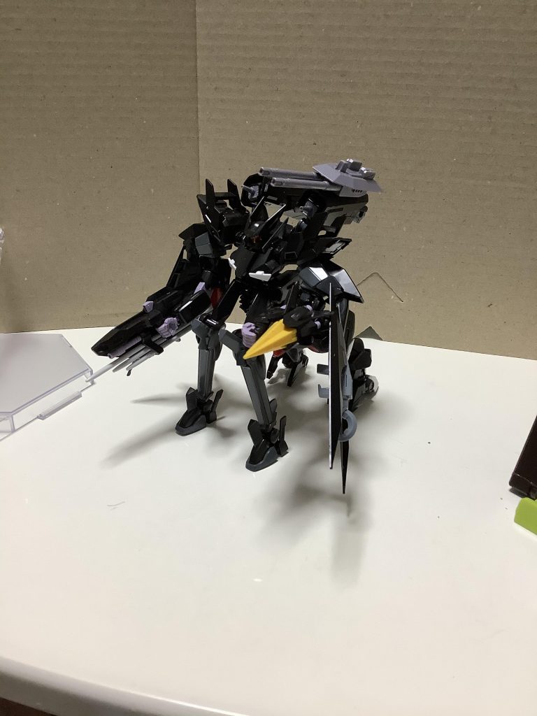 もちろん4脚形態にも引き続き変形出来ますがポロリや安定性は悪くなりました………