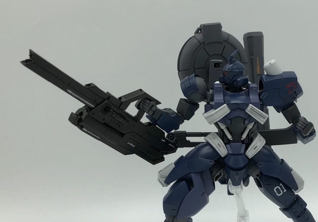 大型レールガン:長距離狙撃が可能な実弾レールガン!遠隔射撃にて敵を殲滅する!! ビームジェネレーター:ビームキャノン運用のため背部に装備され、エネルギーの供給排熱を行う仕組みとなっている!