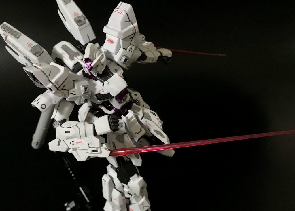 前回普通に作ったので、今回は同じジオンのフラッグシップの原型機であるムーンガンダムとのミキシングになります。