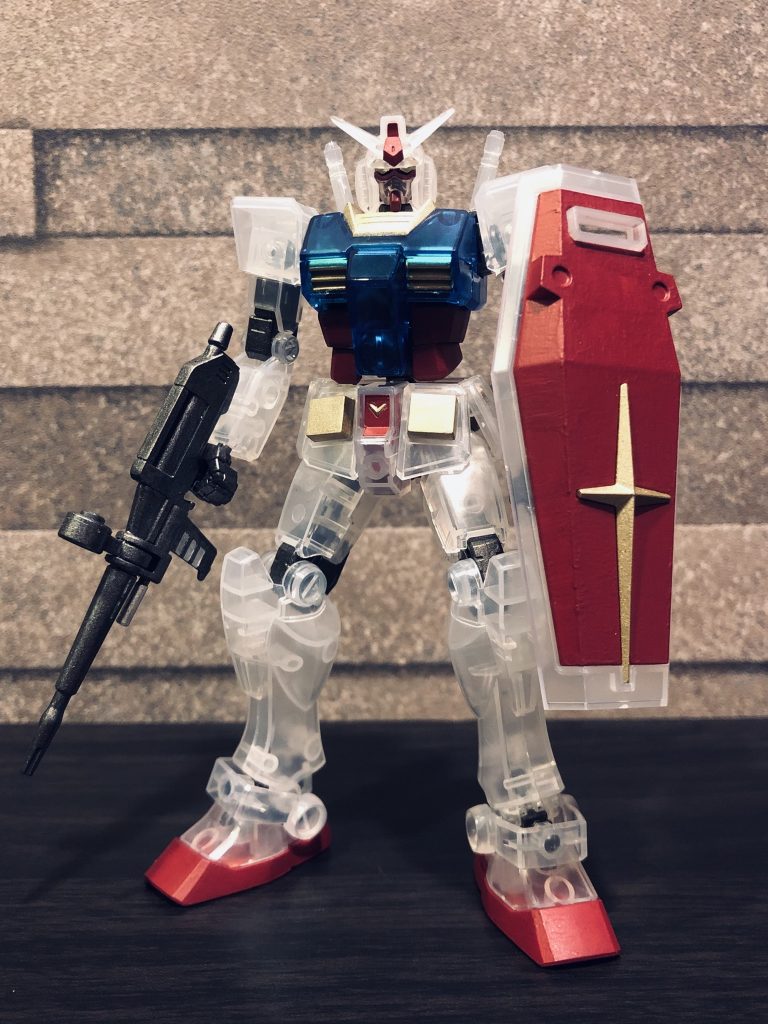 正面です。シールドの塗装・・・かなりガタガタしてます。