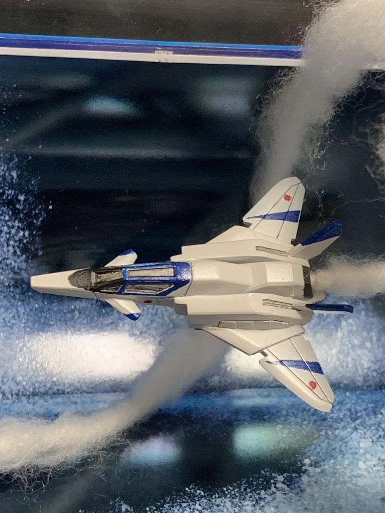 ブルーインパルスカラーで塗ってます⭐️