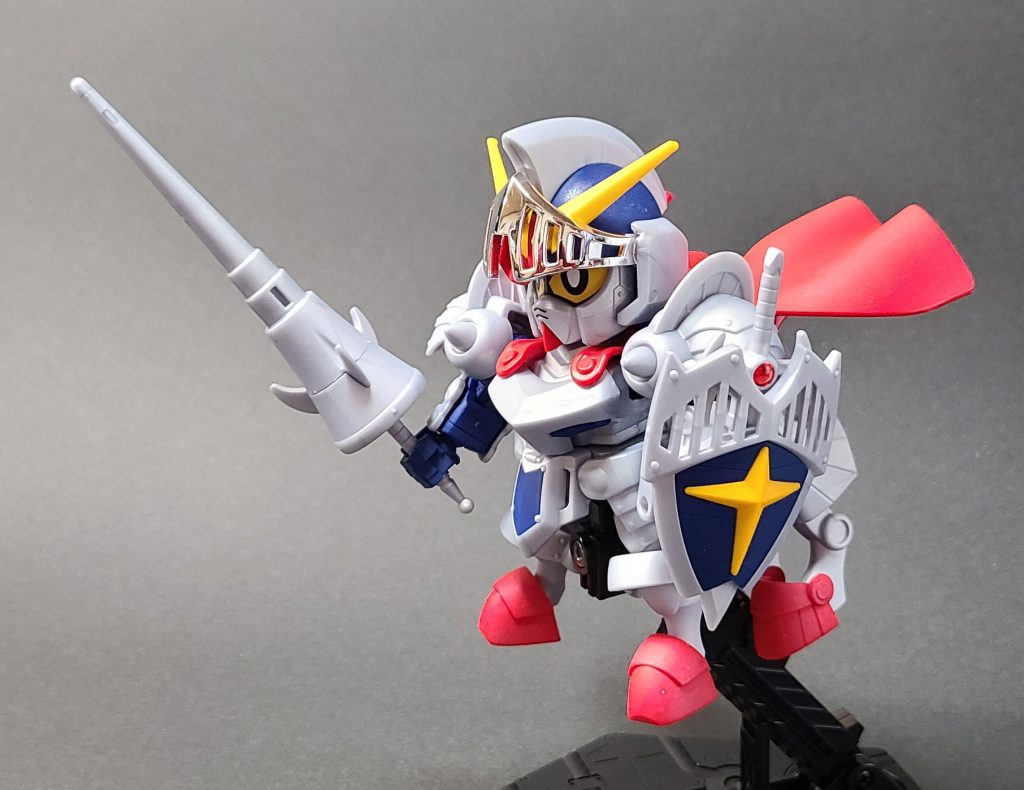 ケンタウロス形態です僕はこのキットを組むまでこの形態の存在を知りませんでしたですがとてもカッコいいと思います終わりにというわけで今回は騎士ガンダムを組んでみました色分けも十分でポーズも決まるいいキットですねいつかLEGEND BB 武者頑駄無も組んでみたいですみなさんもいいキットと巡り合えますように！ここまで見ていただいてありがとうございました✨