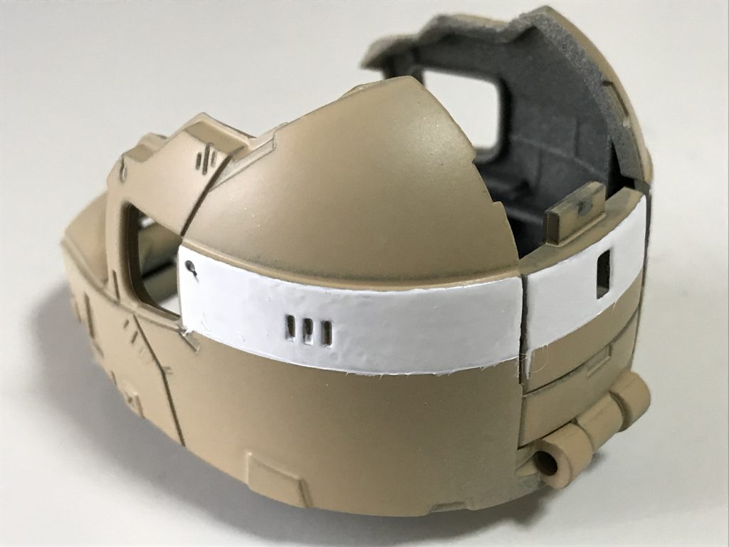 隊長ラインはガンマカEXホワイトです。マスキングするも少し染みてしまいましたし、ムラだらけですが…、汚してしまうのでOKです(^^;