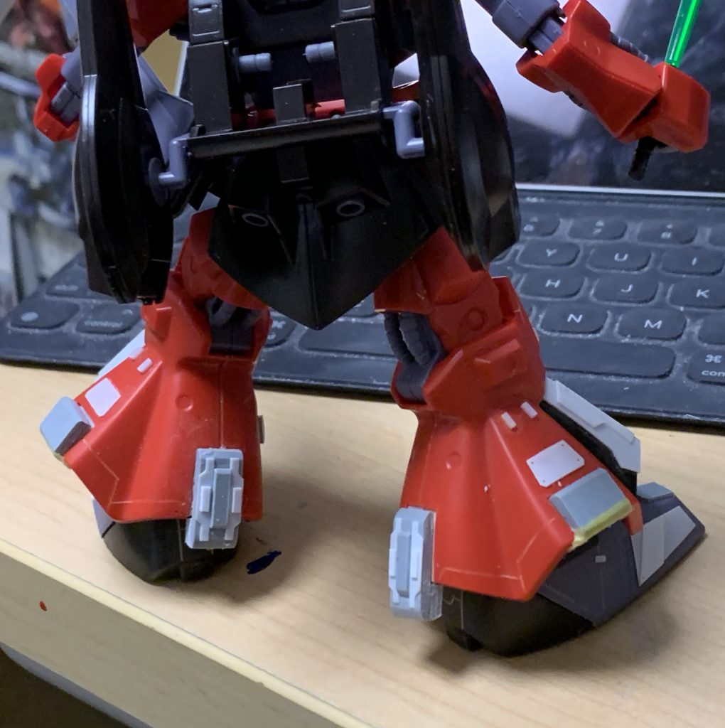 初めて裾回りにプラ板を埋め(パーツ切って積層したものを埋め)てみました。スキルアップが必要だけど見栄え良くなりますね。あきらめずチャレンジしていこうと思いました。