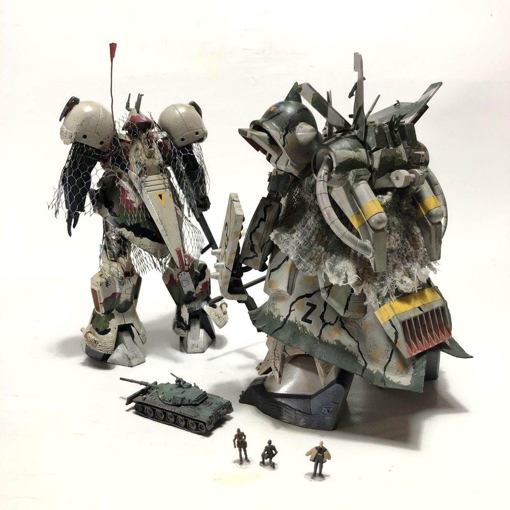 先に配備運用されていた陸戦型R・ジャジャ(135機)が運用率40%と極めて低い駆動率に悩まされた為、司令部は信頼性等の評価の高いネオジオン製新型MS｢ザクⅢ｣を追加配備する事で欠点を補う事となった。