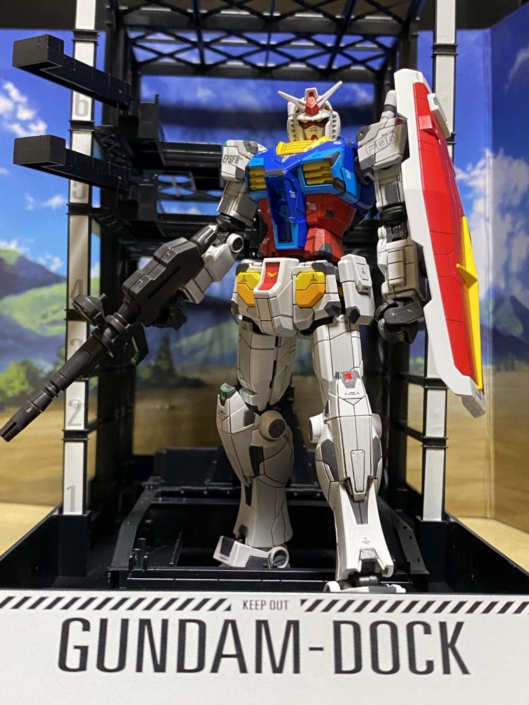 素組みなら1時間弱程で完成できるキットだと思いますが、塗装は地獄級だと思います。塗り分けカ所の情報が少ないので参考にして頂いても良いですが、間違いカ所も有るかも知れません💦あくまでも自己責任でお願い致します。デカールも余り物を適当にペタペタしました💦